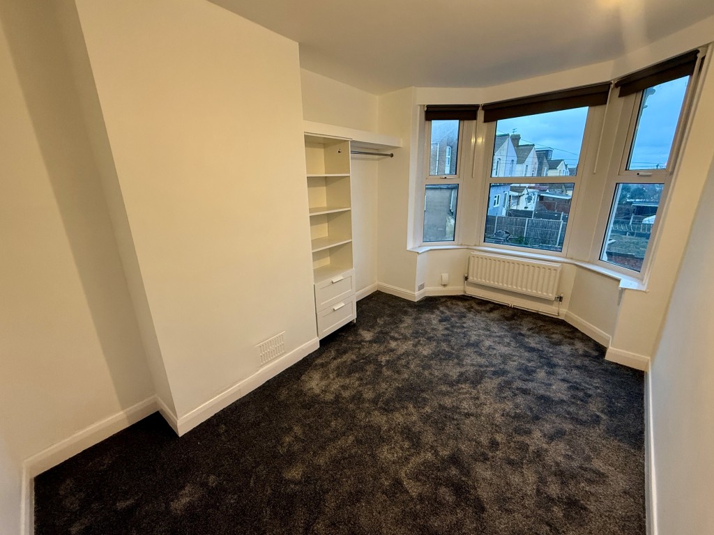 Lot: 153 - VACANT THREE-BEDROOM HOUSE - Bedroom one